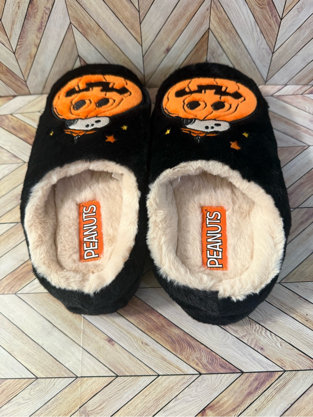 Peanuts Black & Orange Snoopy Jack O Lantern Women’s Slippers S(5/6) - Picture 4 of 5